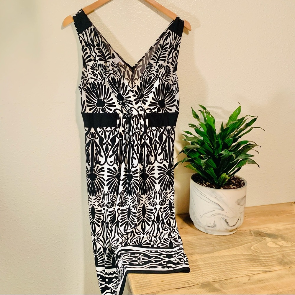 Dress Barn Black and White Floral Abstract Dress, Vneck